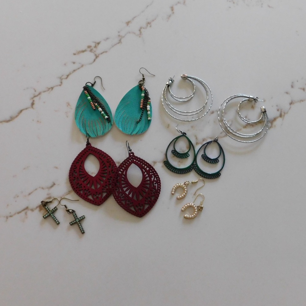 Elegant Multicolor Earring Set - Picture 4 of 4